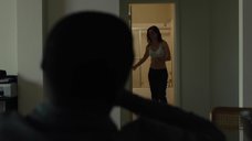 Эмили Блант: Убийца  – секс сцены