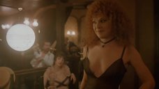 Татьяна Догилева: Яма (1990)  – секс сцены