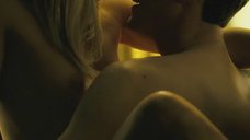 Сиенна Миллер: Тайны Питтсбурга  – секс сцены