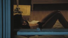 Эмили Блант: Дикая штучка  – секс сцены