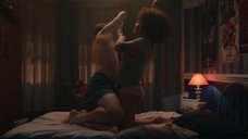 Олив Грэй: Половое воспитание  – секс сцены