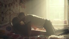 Эми Лу Вуд: Половое воспитание  – секс сцены