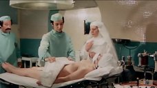 Эдвиж Фенек: Докторша из военного госпиталя  – секс сцены