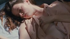 Полин Этьен: Потерянный рай  – секс сцены