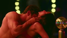 Саяни Гупта: Еще четыре шота, пожалуйста  – секс сцены