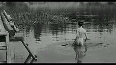 Кристина Миколаевская: Звезды и солдаты (1967)  – секс сцены