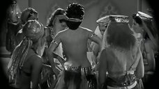 Джина Лоллобриджида: Ночные красавицы  – секс сцены