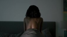 Никки Амука-Бёрд: По расчёту  – секс сцены