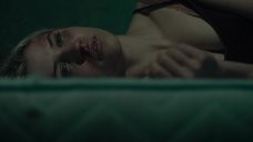 Тесса Ходер: Тот, кто убивает - Узник тьмы  – секс сцены