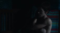 Сара Жиродо: Зачарованные (2019)  – секс сцены