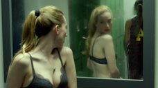 Софи Лоу: Возвращённые  – секс сцены