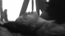 Кёко Кисида: Женщина в песках  – секс сцены