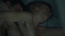 Эми ФергюсонФерги: : Сплит (2016)  – секс сцены