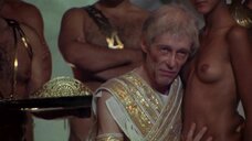Калигула  – секс сцены