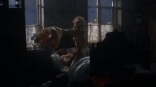 Мажена Трыбала: Привидение (1984)  – секс сцены