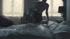 Секси Лина Хиди – Отражение