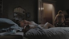 Эмили Браунинг: Незваные  – секс сцены