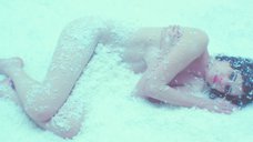 Ева Грин: Белая птица в метели  – секс сцены