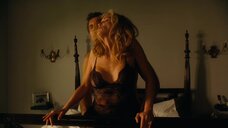 Шерон Стоун: Под маской жиголо  – секс сцены