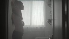 Сара Хэйгэн: Удушье (2015)  – секс сцены
