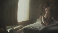 Оливия Уайлд: Луговая страна  – секс сцены