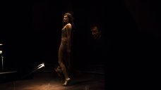 Мэгги Грэйс: Заложница (Франция)  – секс сцены