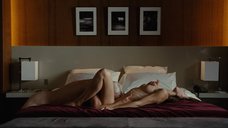 Марина Вакт: Молода и прекрасна  – секс сцены