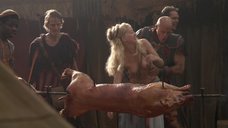 неизвестная: Спартак: Война проклятых  – секс сцены